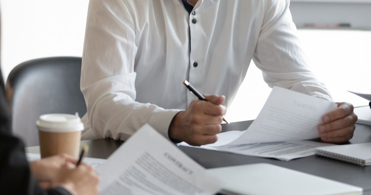 Should I Have an Attorney Draft a Business Contract?